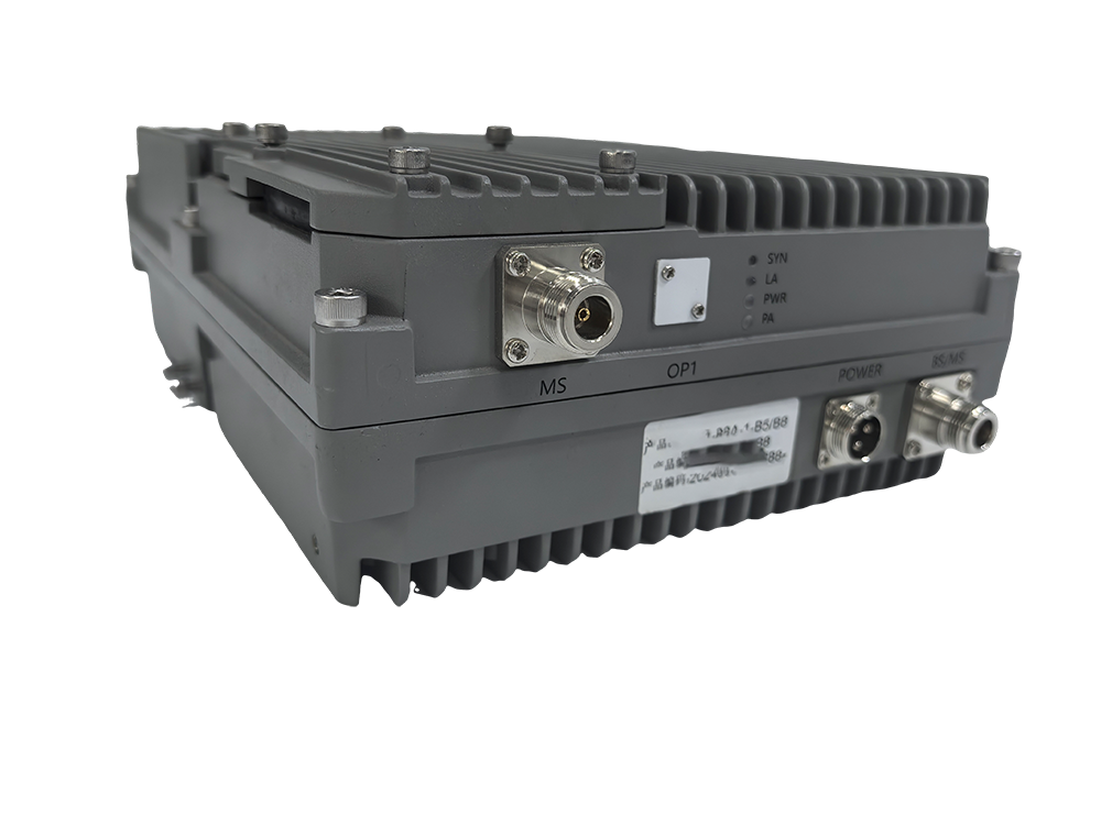  美兰三频手机信号接收器2000㎡